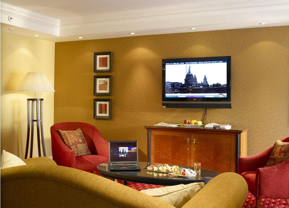 Delta Hotels By Marriott Heathrow Windsor Eksteriør bilde