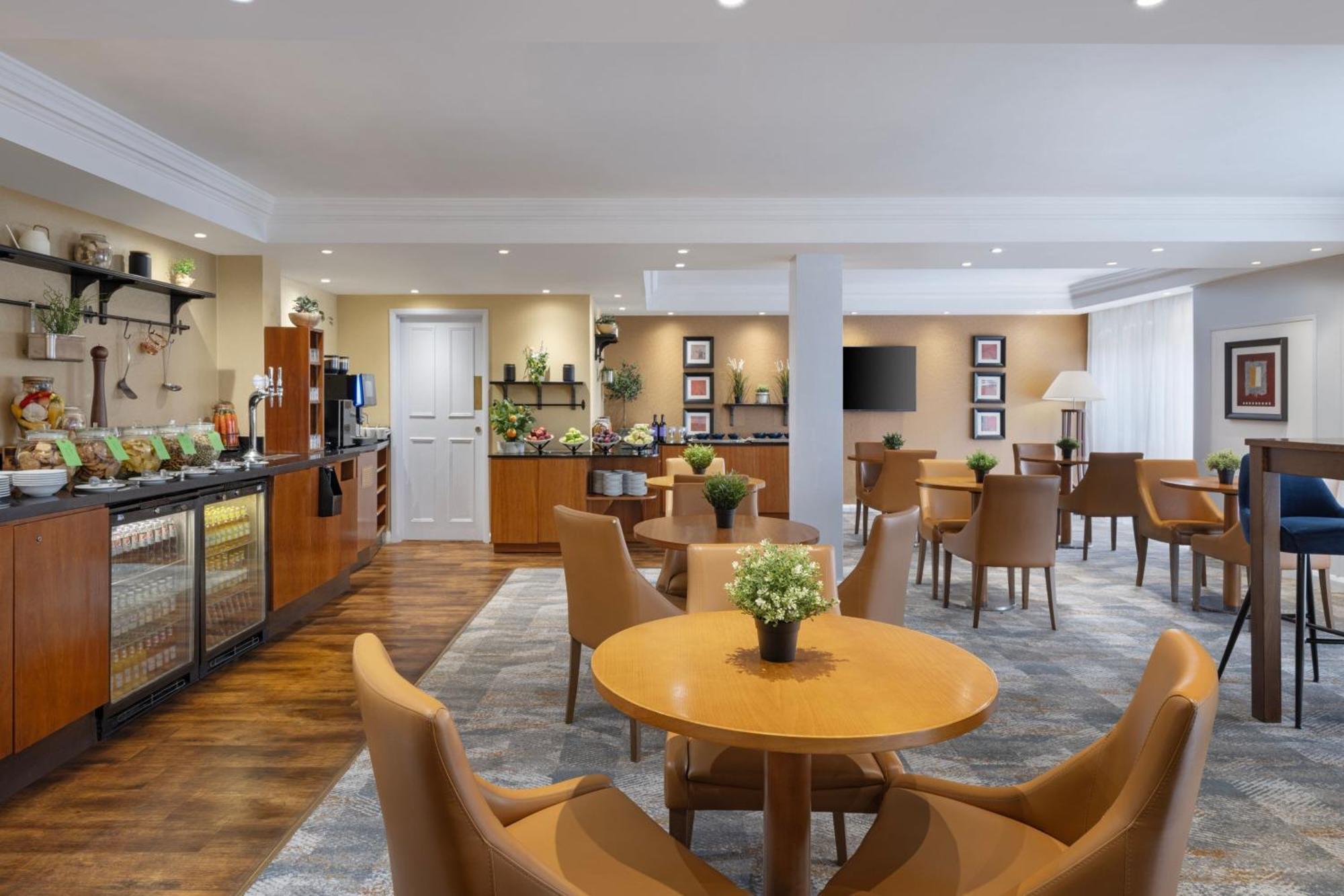 Delta Hotels By Marriott Heathrow Windsor Eksteriør bilde