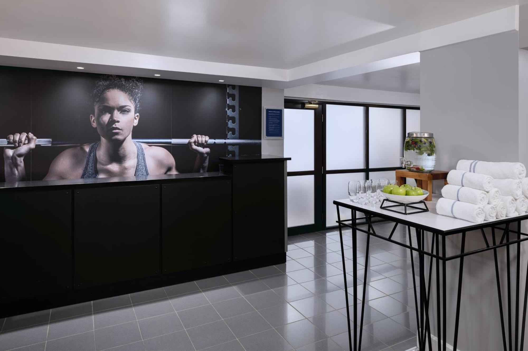 Delta Hotels By Marriott Heathrow Windsor Eksteriør bilde