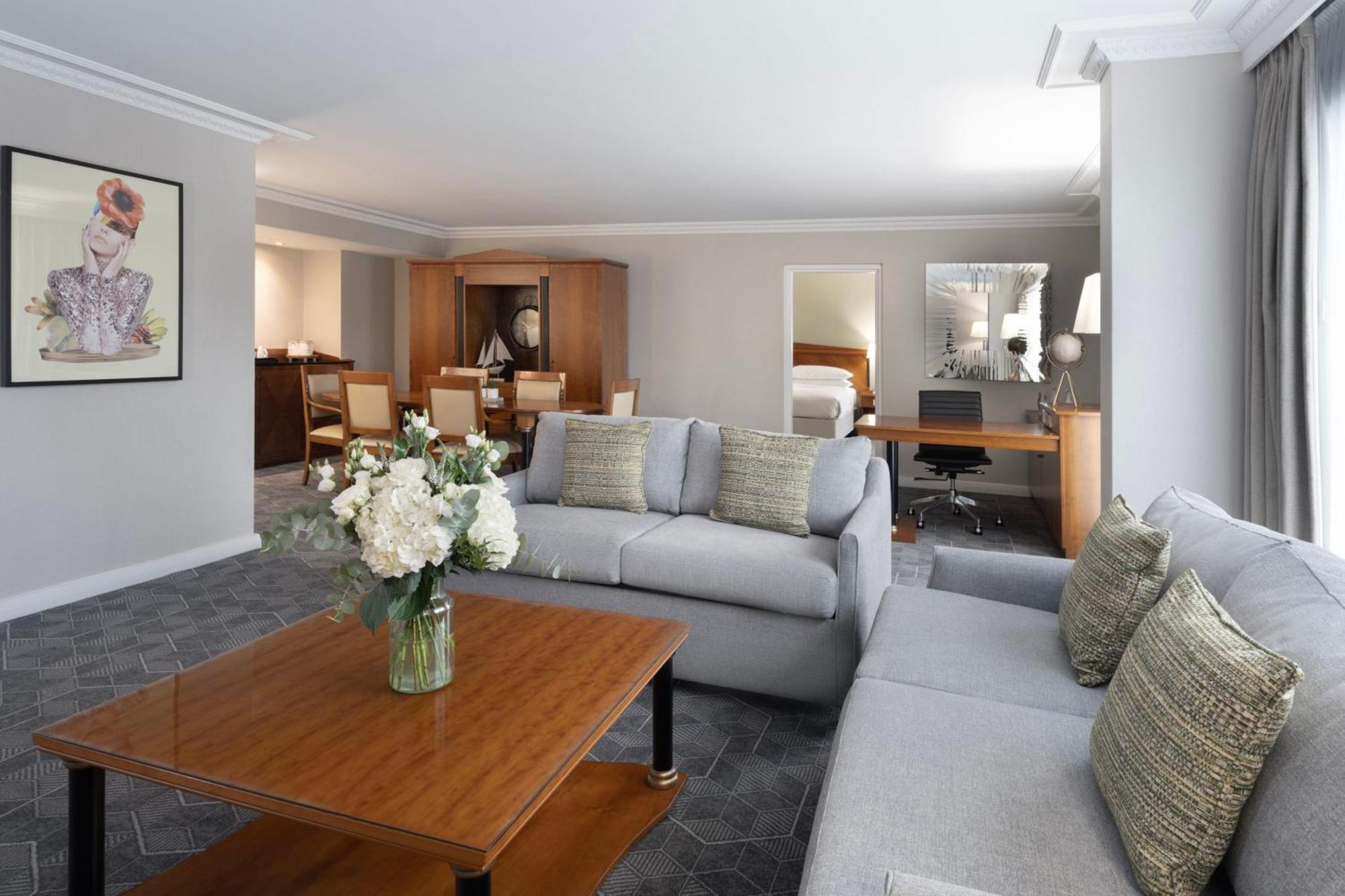 Delta Hotels By Marriott Heathrow Windsor Eksteriør bilde