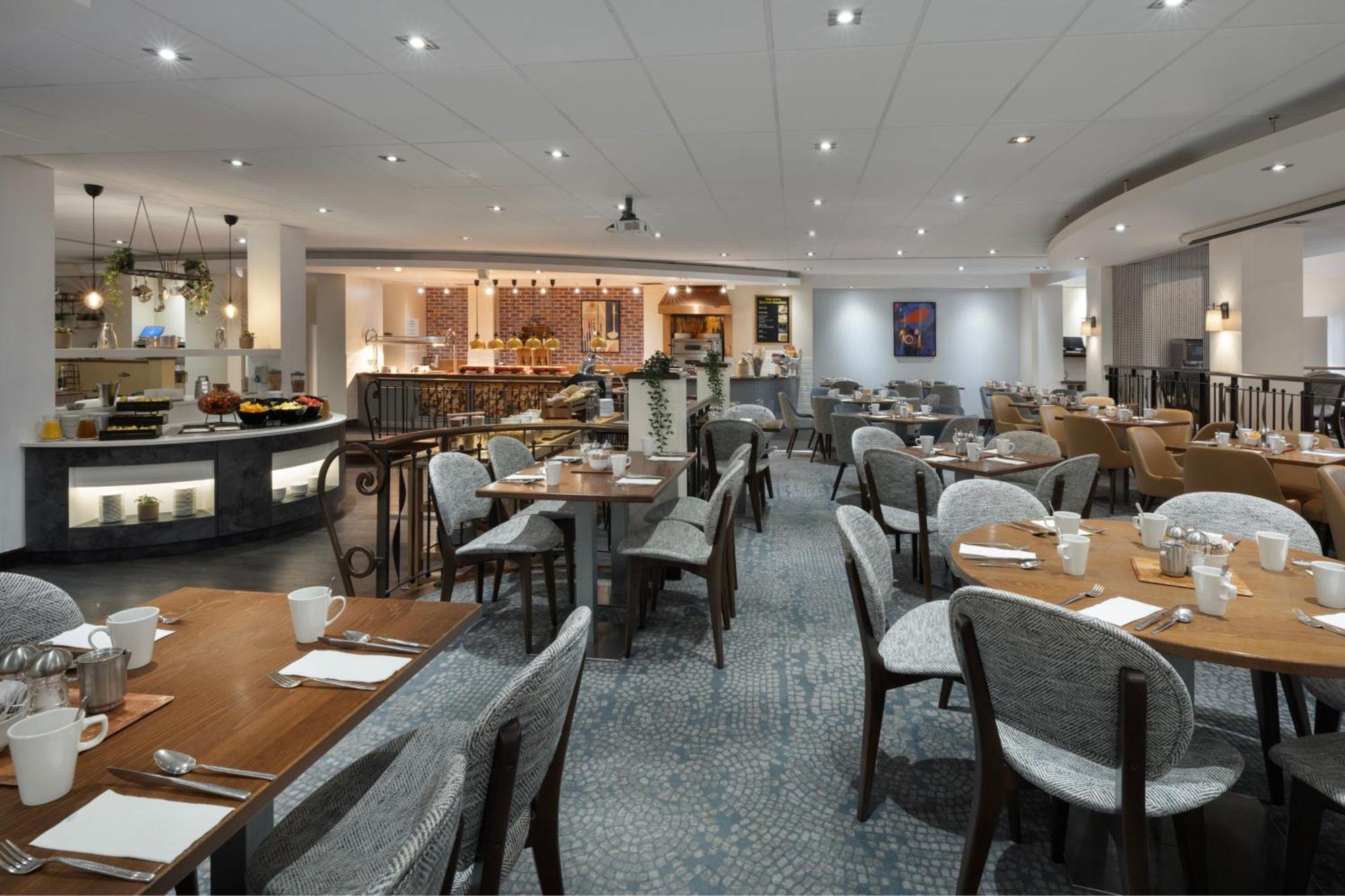 Delta Hotels By Marriott Heathrow Windsor Eksteriør bilde