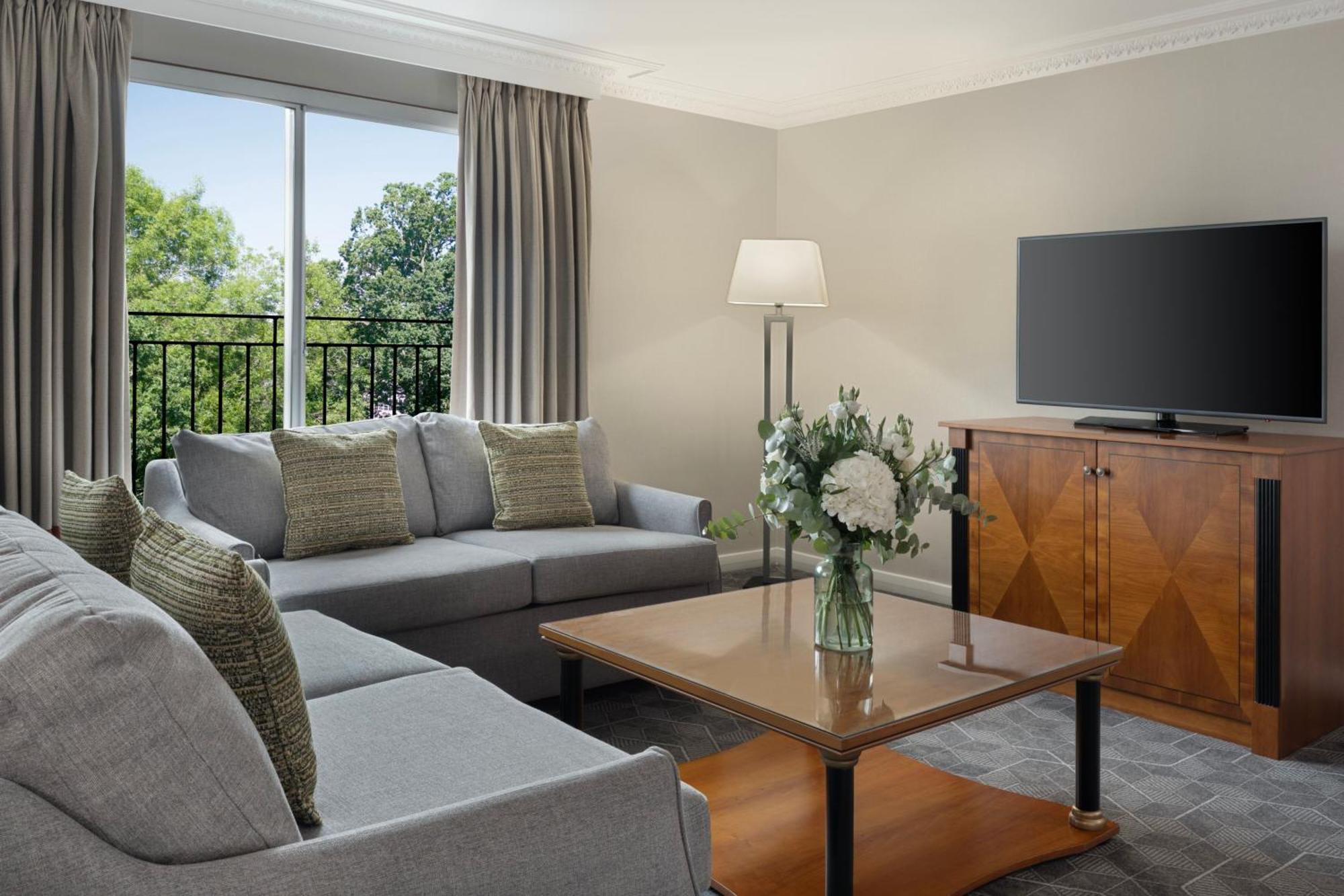 Delta Hotels By Marriott Heathrow Windsor Eksteriør bilde