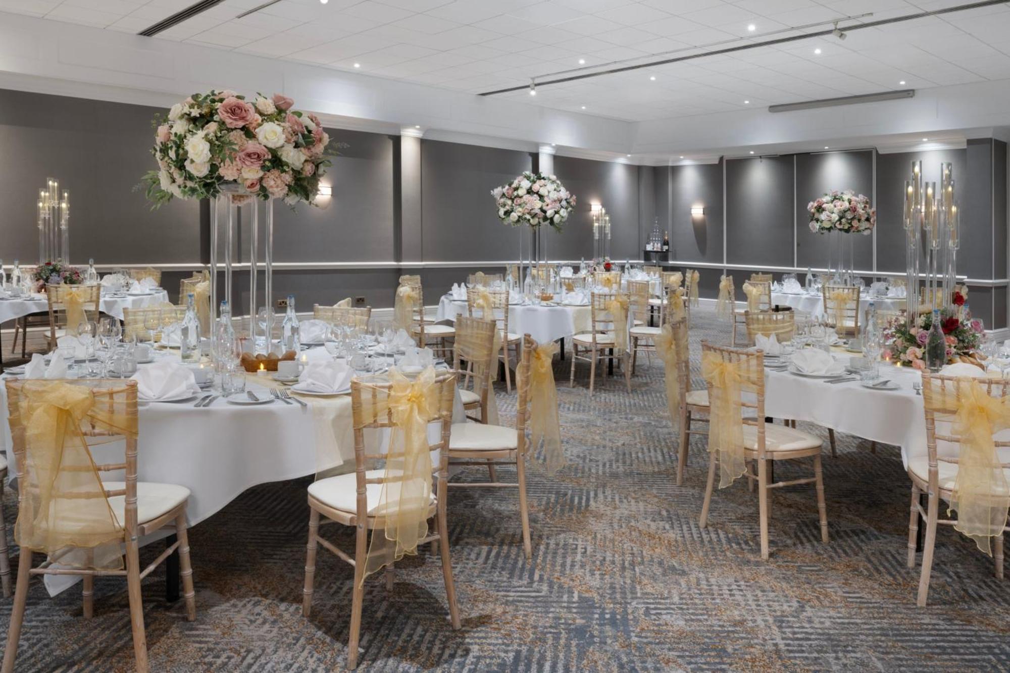 Delta Hotels By Marriott Heathrow Windsor Eksteriør bilde