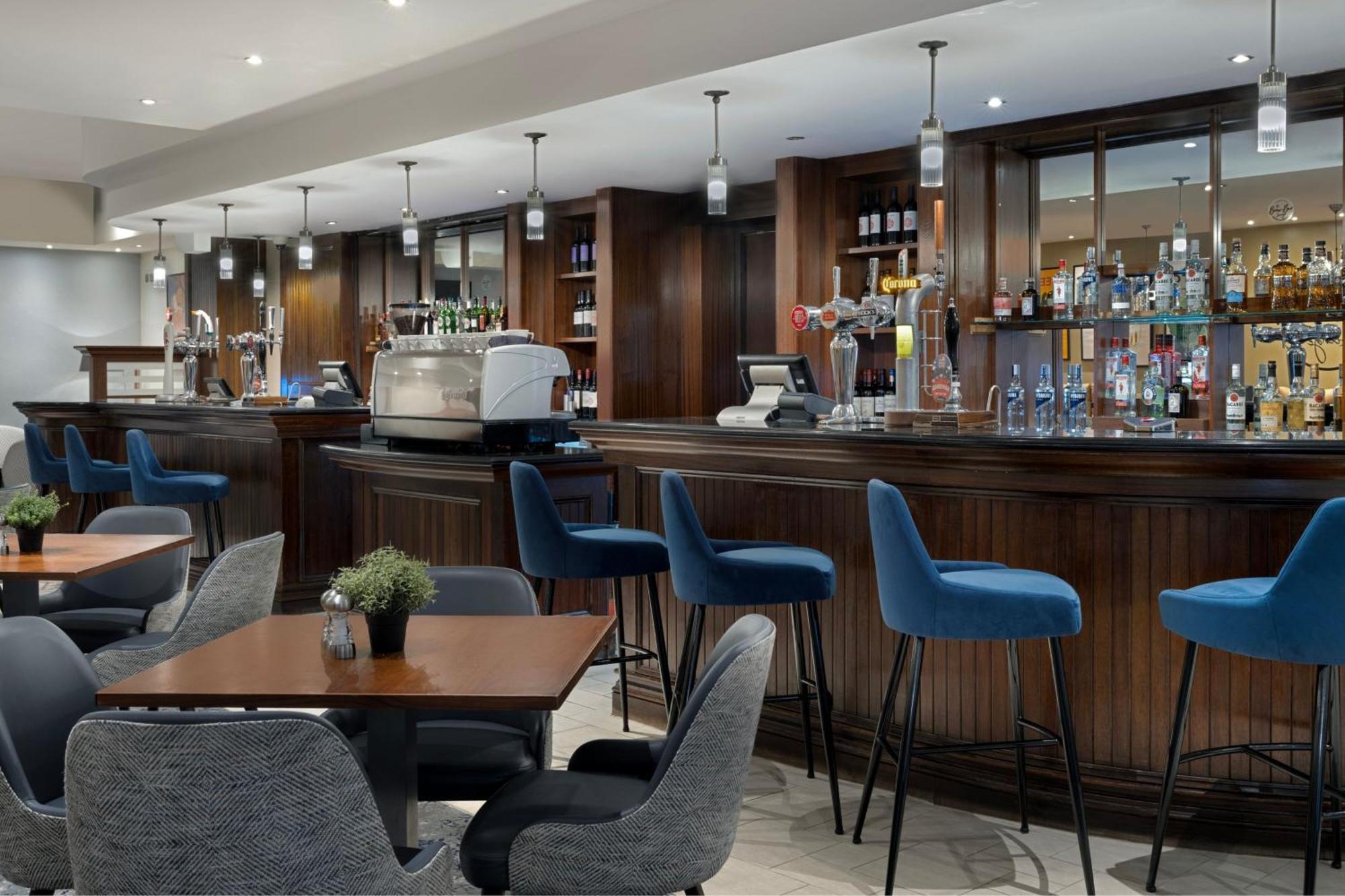 Delta Hotels By Marriott Heathrow Windsor Eksteriør bilde