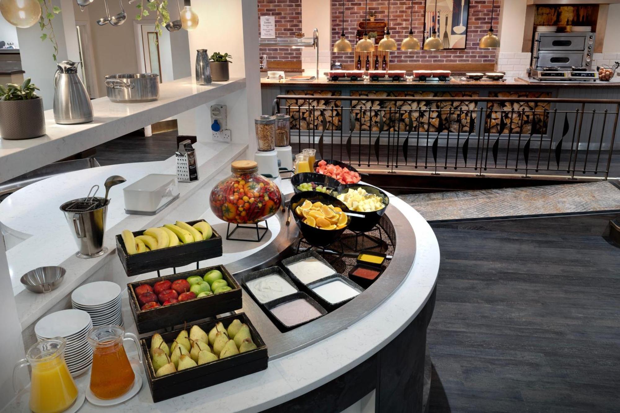 Delta Hotels By Marriott Heathrow Windsor Eksteriør bilde