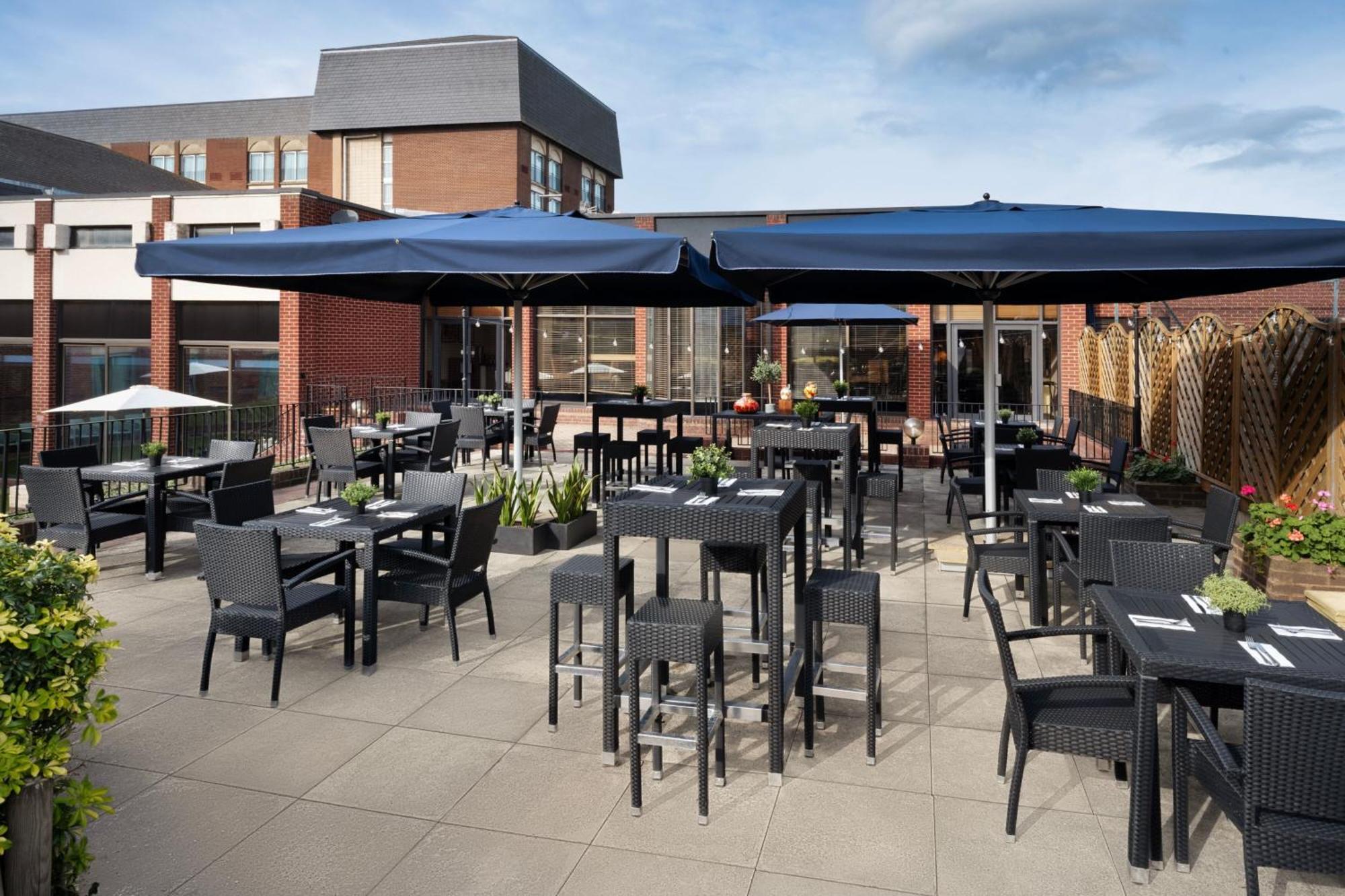Delta Hotels By Marriott Heathrow Windsor Eksteriør bilde
