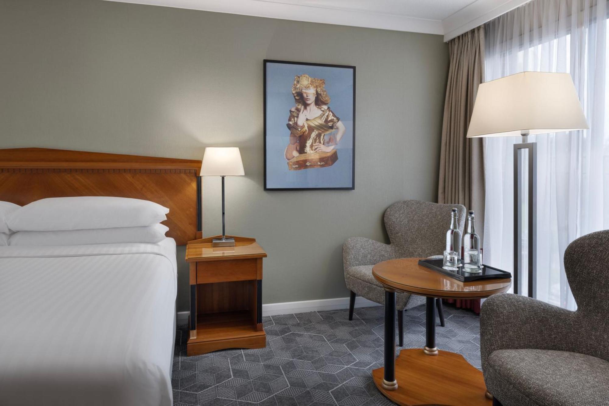 Delta Hotels By Marriott Heathrow Windsor Eksteriør bilde