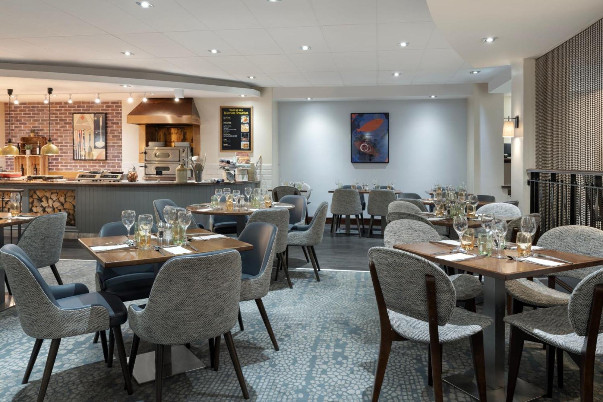 Delta Hotels By Marriott Heathrow Windsor Eksteriør bilde