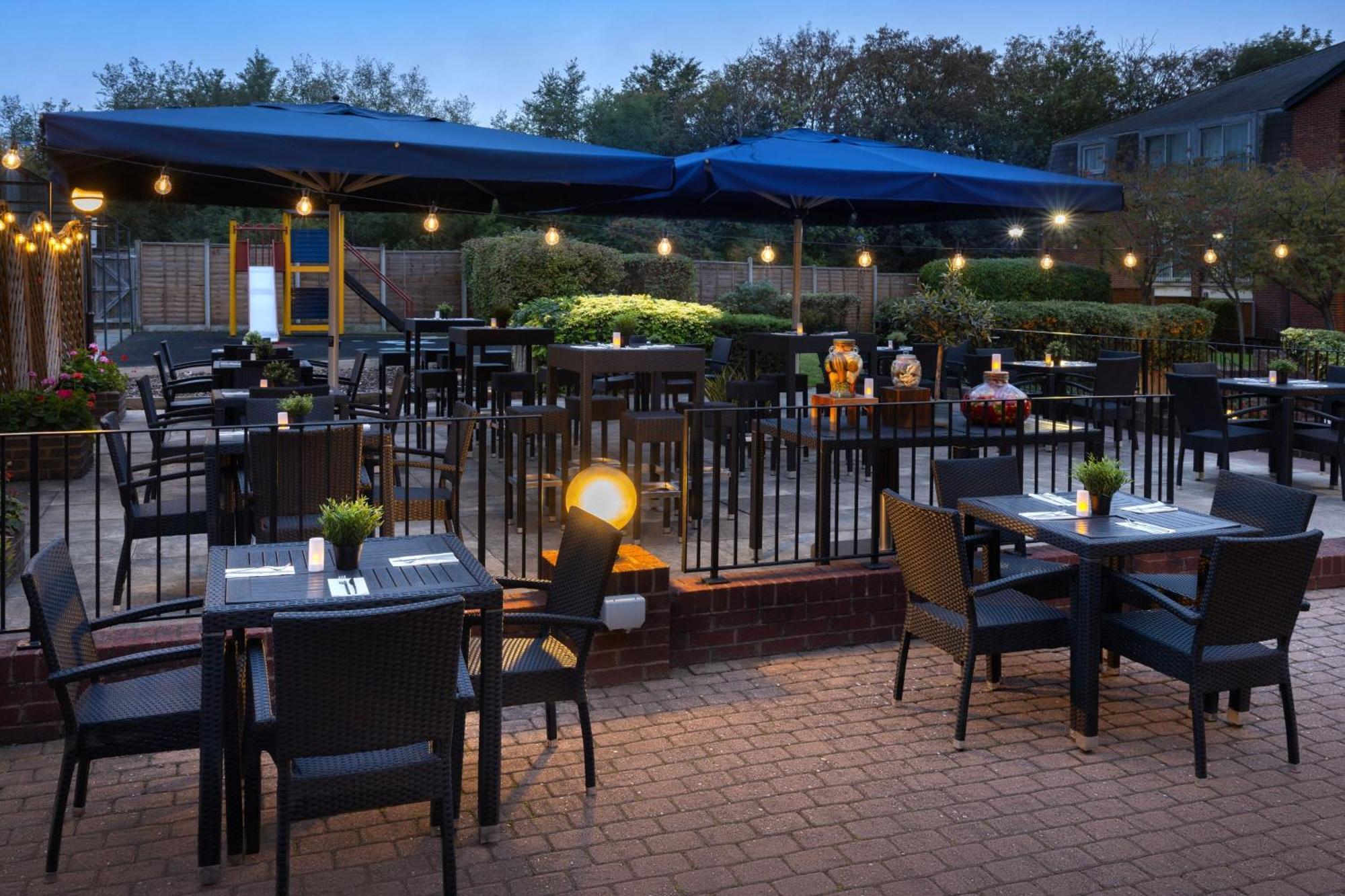 Delta Hotels By Marriott Heathrow Windsor Eksteriør bilde