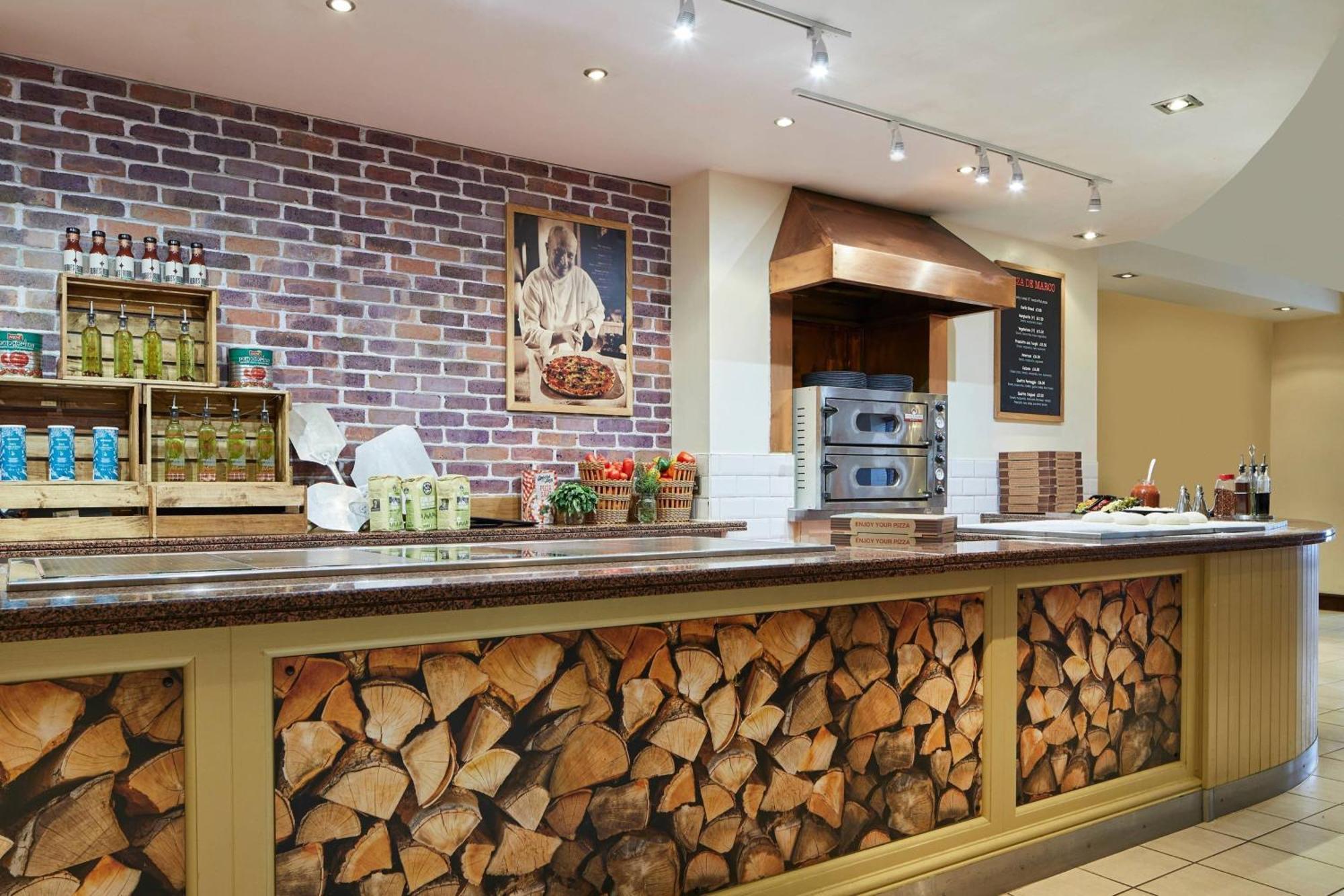 Delta Hotels By Marriott Heathrow Windsor Eksteriør bilde